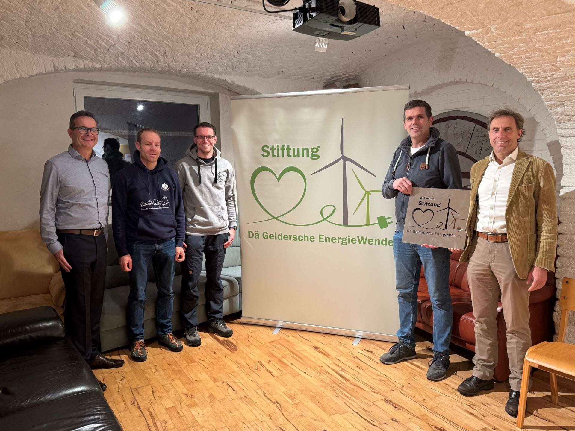 Windenergie-Stiftung fördert die Kapellener Pfadfinder